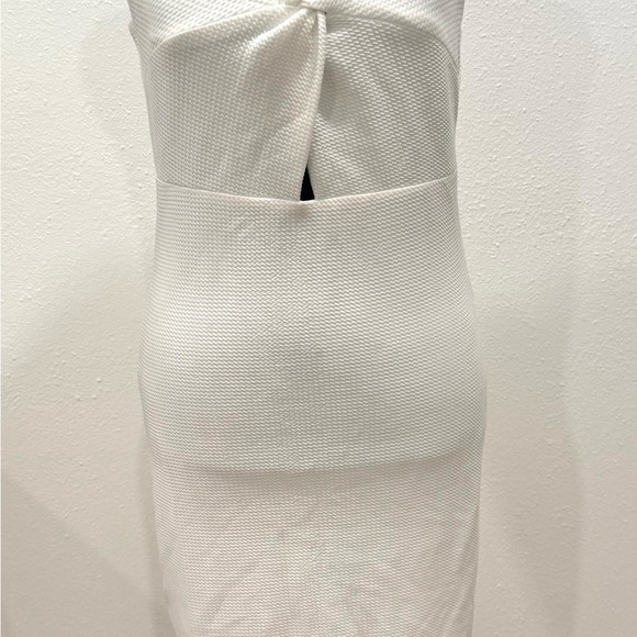 Nikibiki Strapless White Textured Dress - Picture 1 of 6